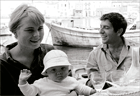 Marianne, Axel y Leonard en el puerto de Hidra, en 1960