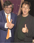 El autor con Paul McCartney