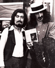 El autor con Frank Zappa